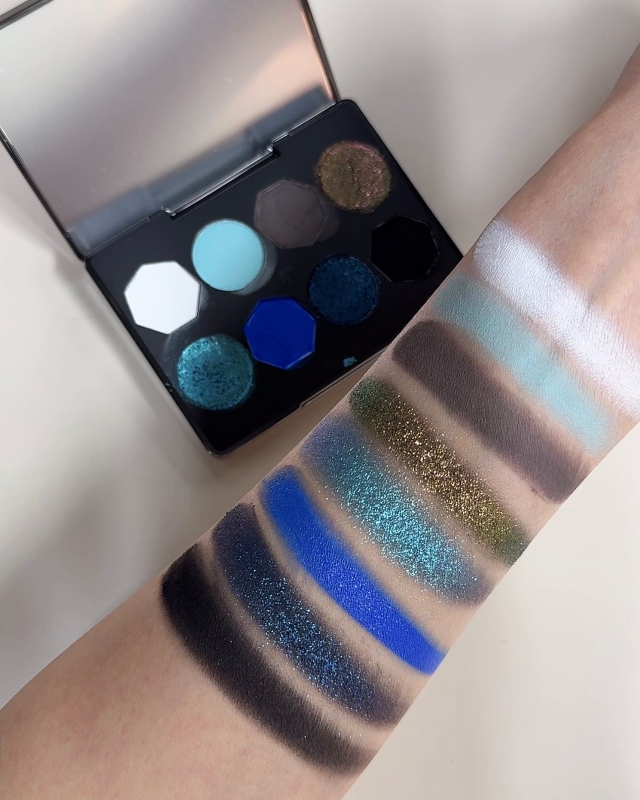 Girlcult 8 Colors Eyeshadow Palette Miaowu 8g