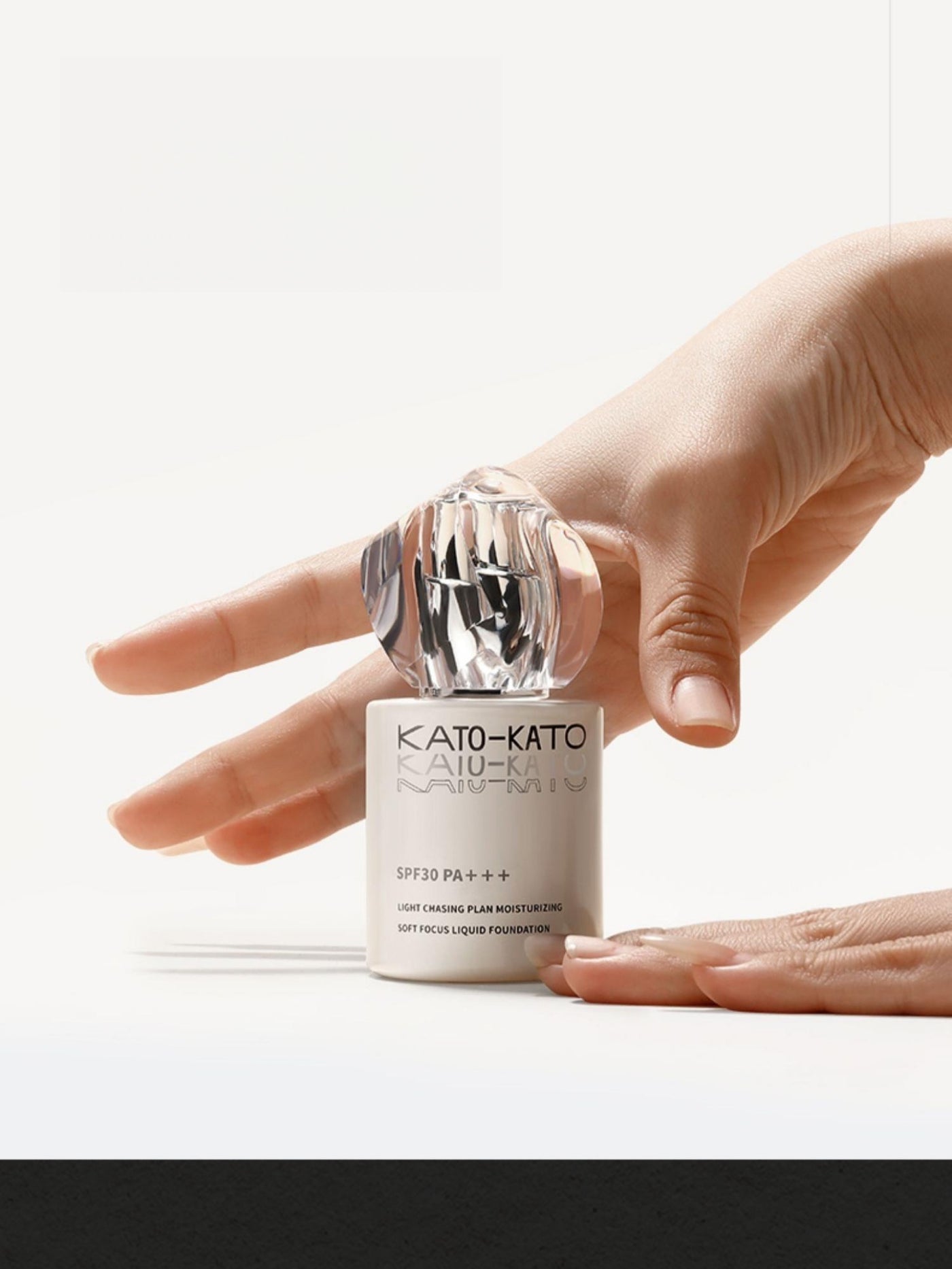 KATOKATO - Light Chasing Plan Moisturizing Soft Focus Liquid Foundation 30g SPF30 PA+++